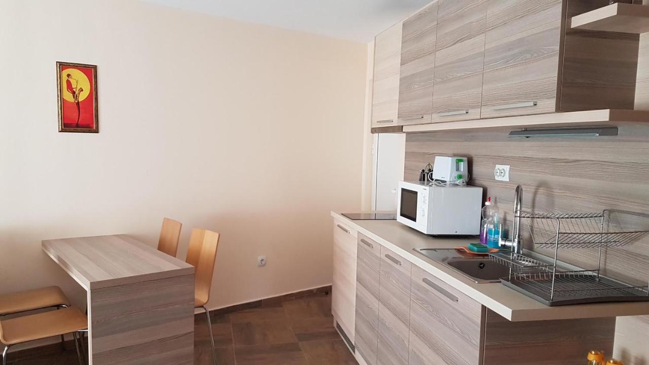 Къщата С Чешмата Apartamento Veliko Tŭrnovo Exterior foto