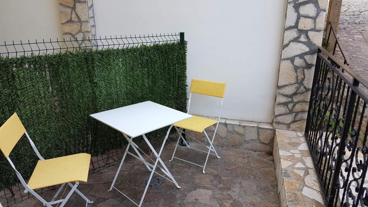 Къщата С Чешмата Apartamento Veliko Tŭrnovo Exterior foto