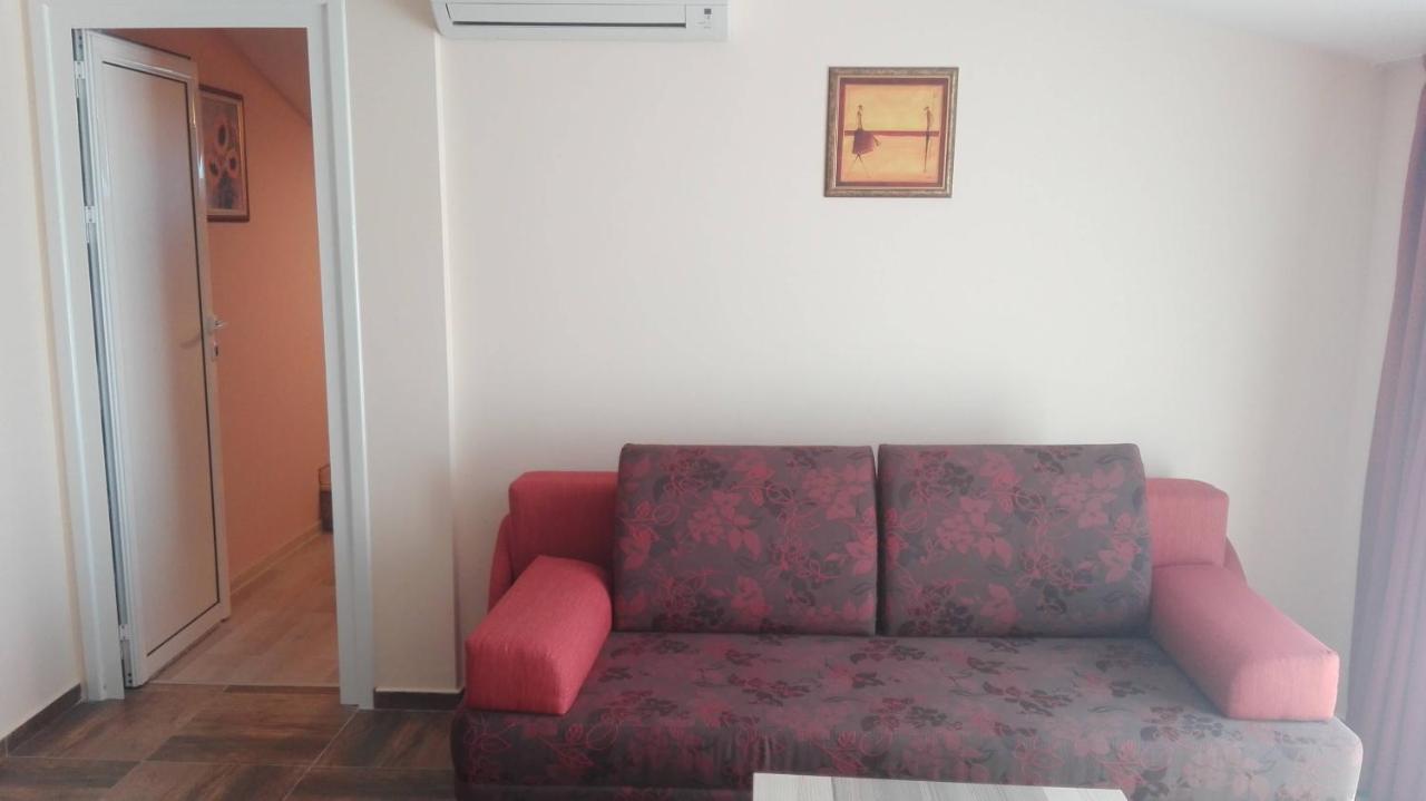 Къщата С Чешмата Apartamento Veliko Tŭrnovo Exterior foto