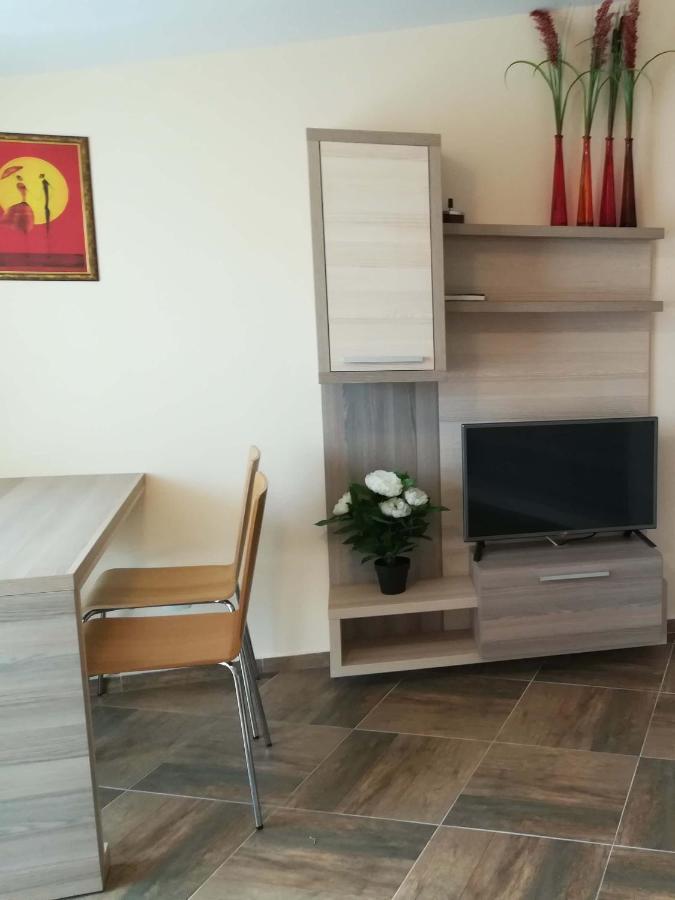 Къщата С Чешмата Apartamento Veliko Tŭrnovo Exterior foto