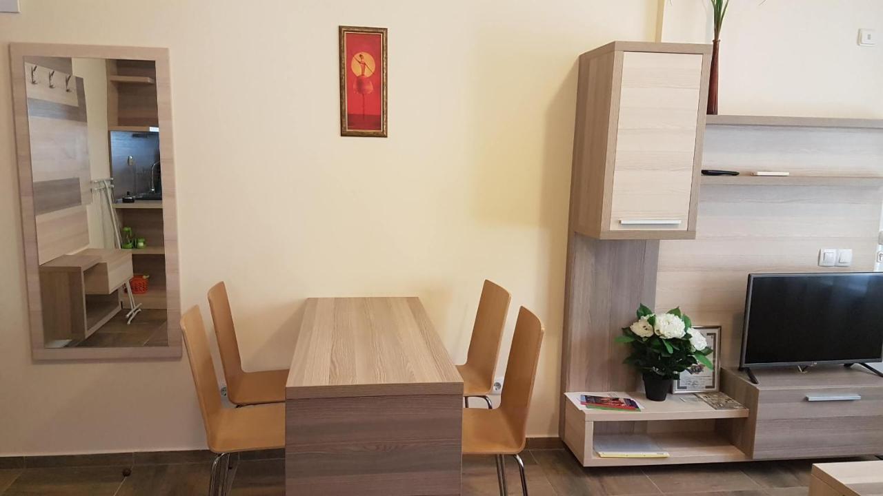 Къщата С Чешмата Apartamento Veliko Tŭrnovo Exterior foto