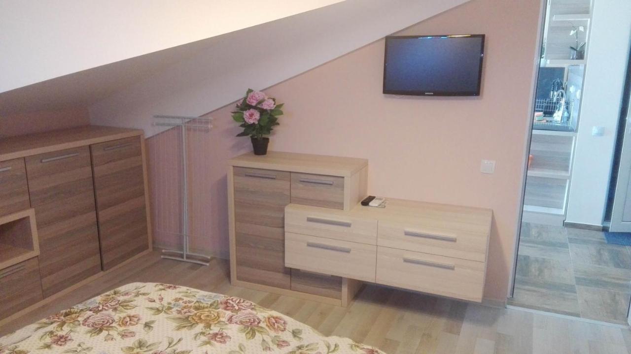 Къщата С Чешмата Apartamento Veliko Tŭrnovo Exterior foto